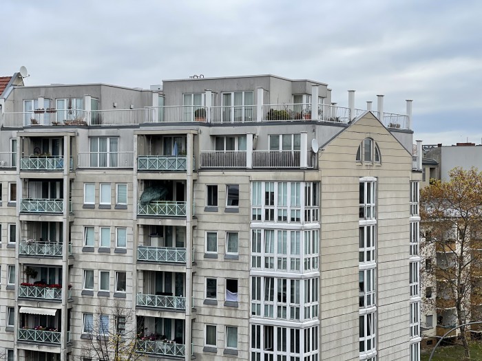 Das Teleobjektiv hat eine 2,5-fache Vergrößerung. (Bild: Tobias Költzsch/Golem.de)